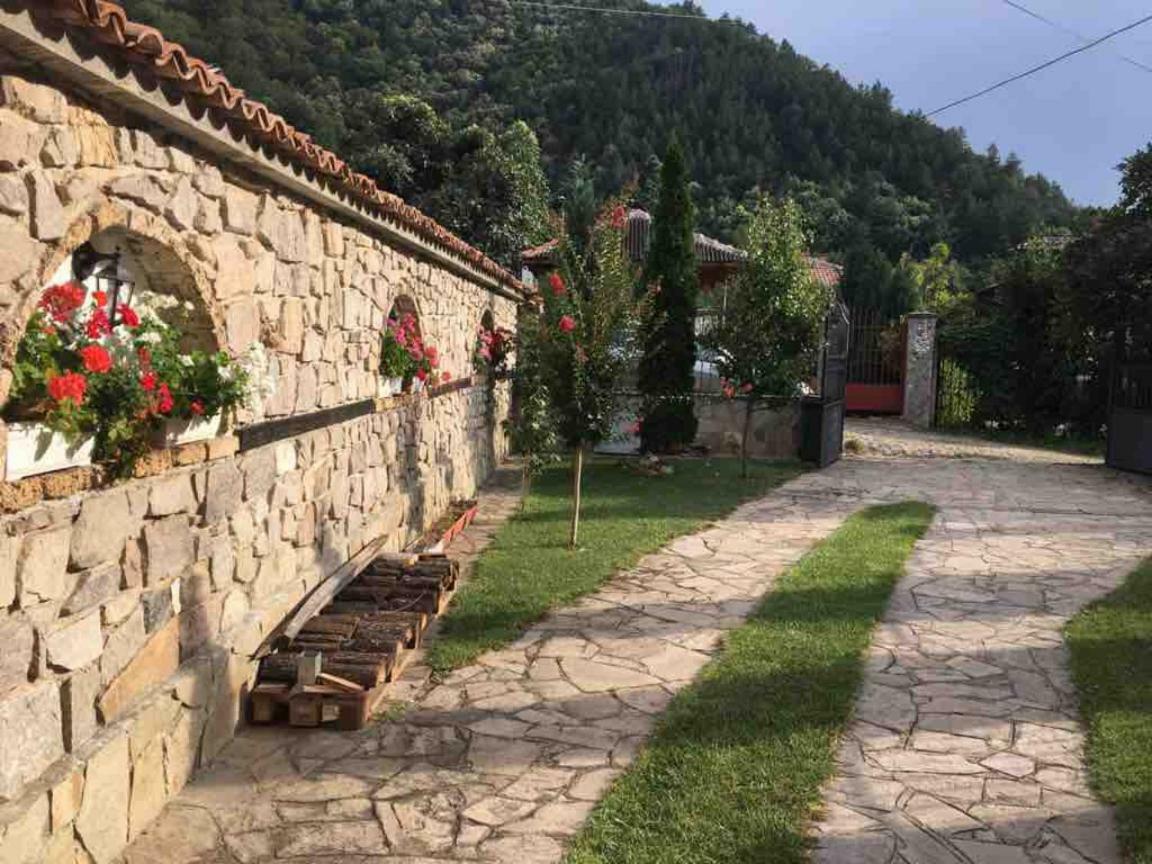 Ambrozia Spa And Relax Family House Bachkovo Exteriör bild